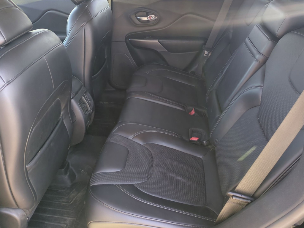 Thumbnail: 2019 Jeep Cherokee - 26