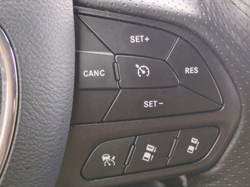 Thumbnail: 2023 Dodge Durango - 32