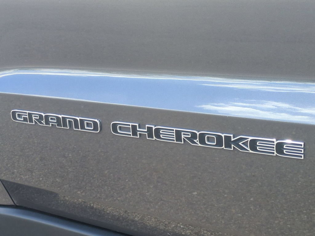 Thumbnail: 2020 Jeep Grand Cherokee - 19