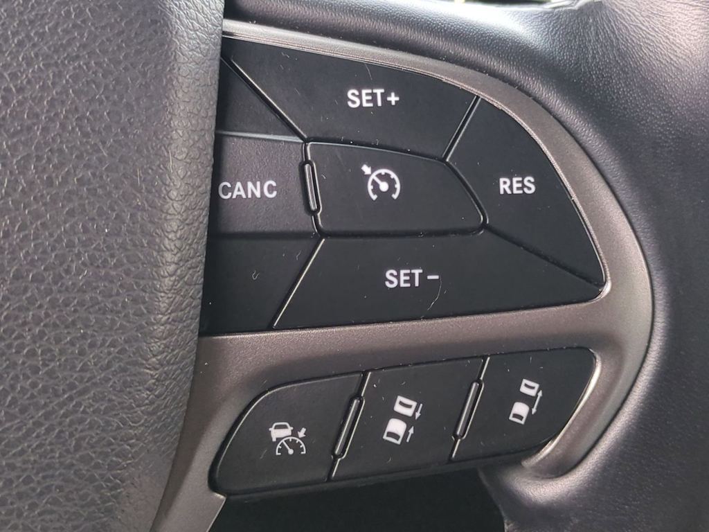 Thumbnail: 2020 Jeep Grand Cherokee - 30