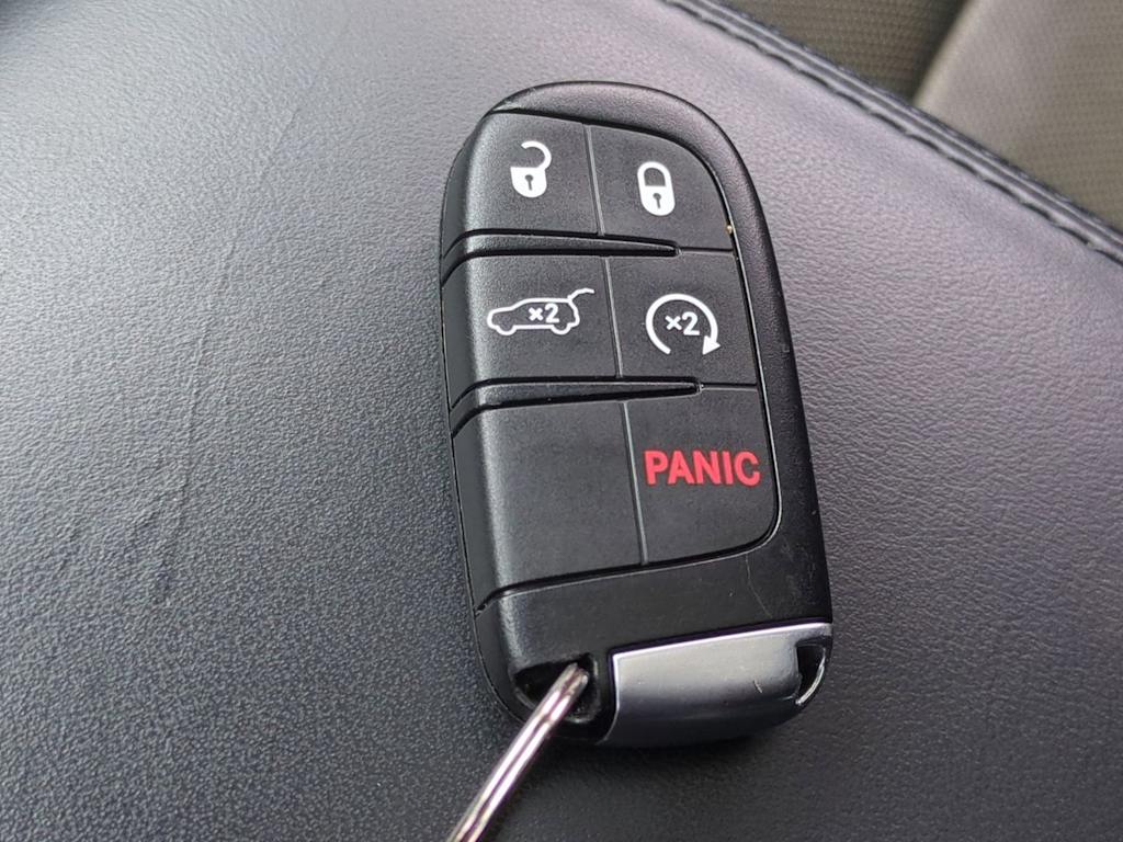 Thumbnail: 2020 Jeep Grand Cherokee - 17