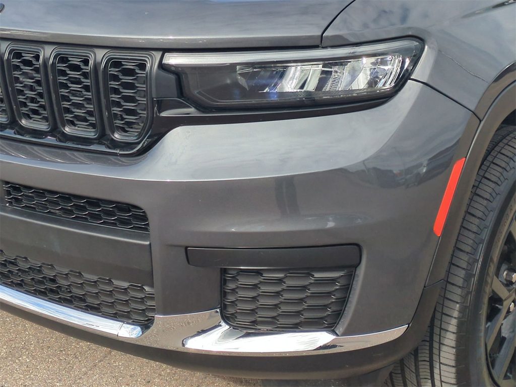 Thumbnail: 2024 Jeep Grand Cherokee - 22