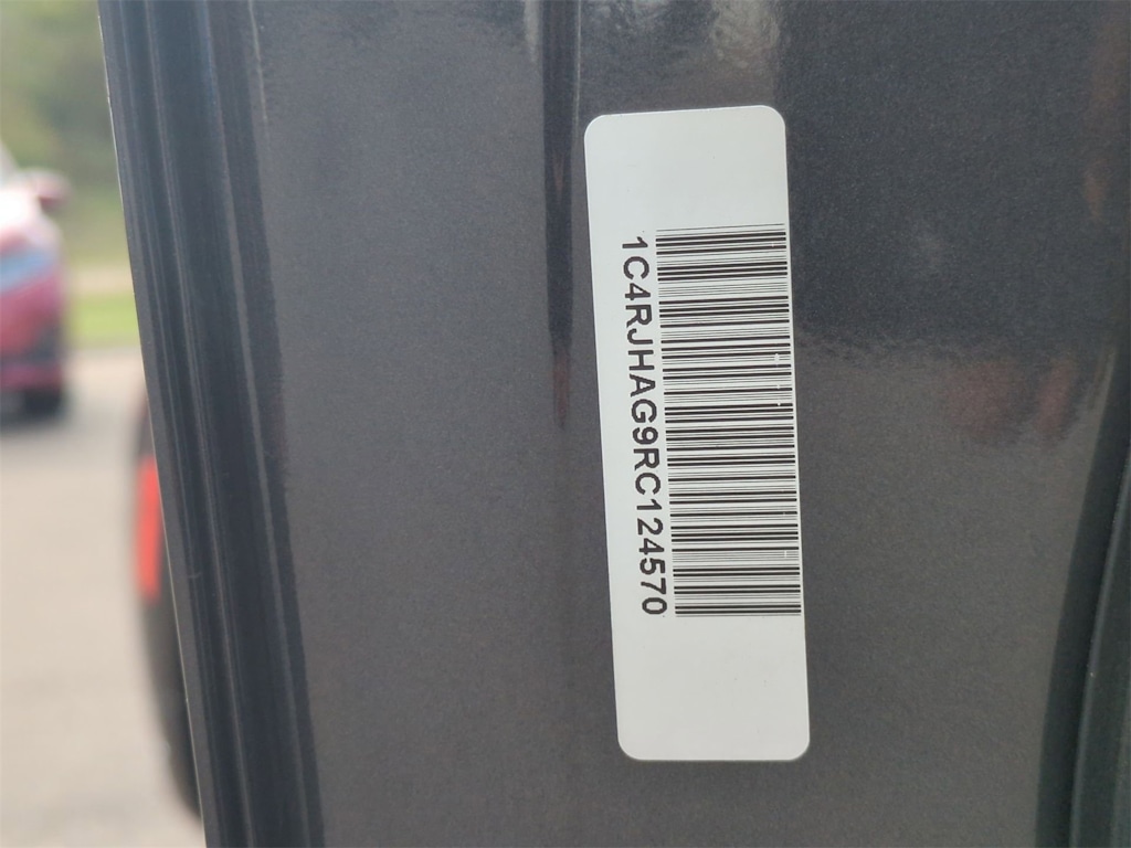 Thumbnail: 2024 Jeep Grand Cherokee - 33