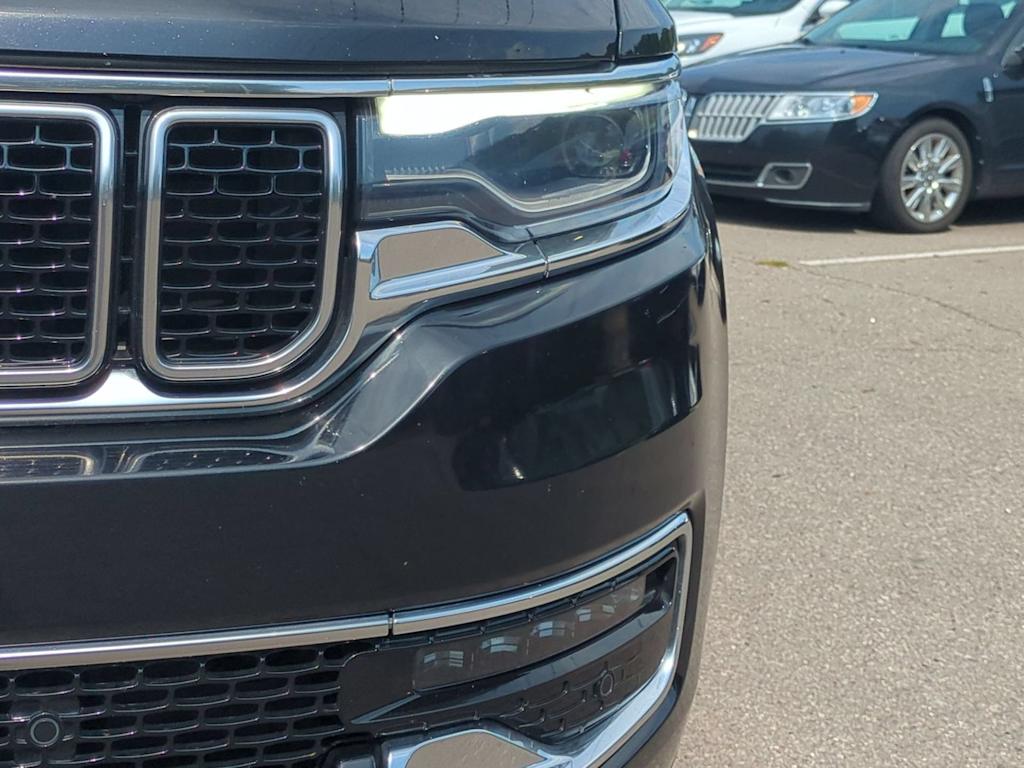 Thumbnail: 2024 Jeep Wagoneer - 22