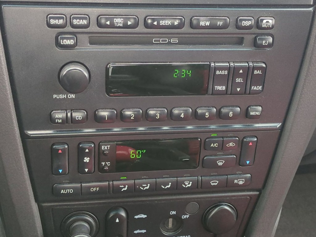 Thumbnail: 2002 Ford Thunderbird - 12