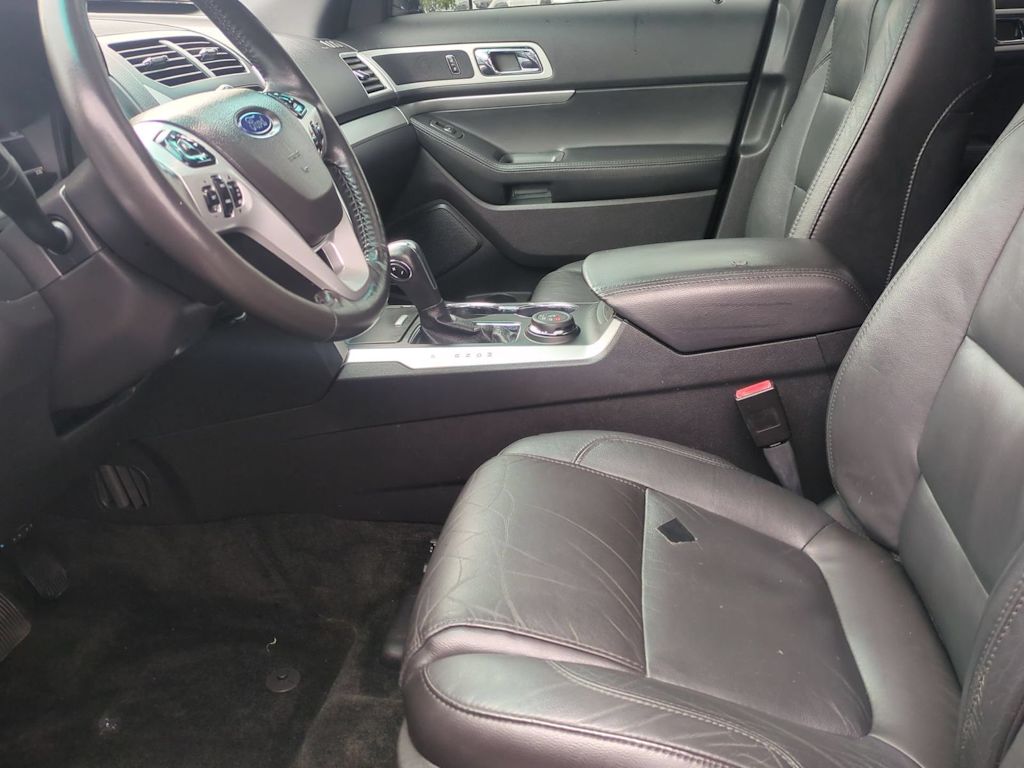 Thumbnail: 2015 Ford Explorer - 10