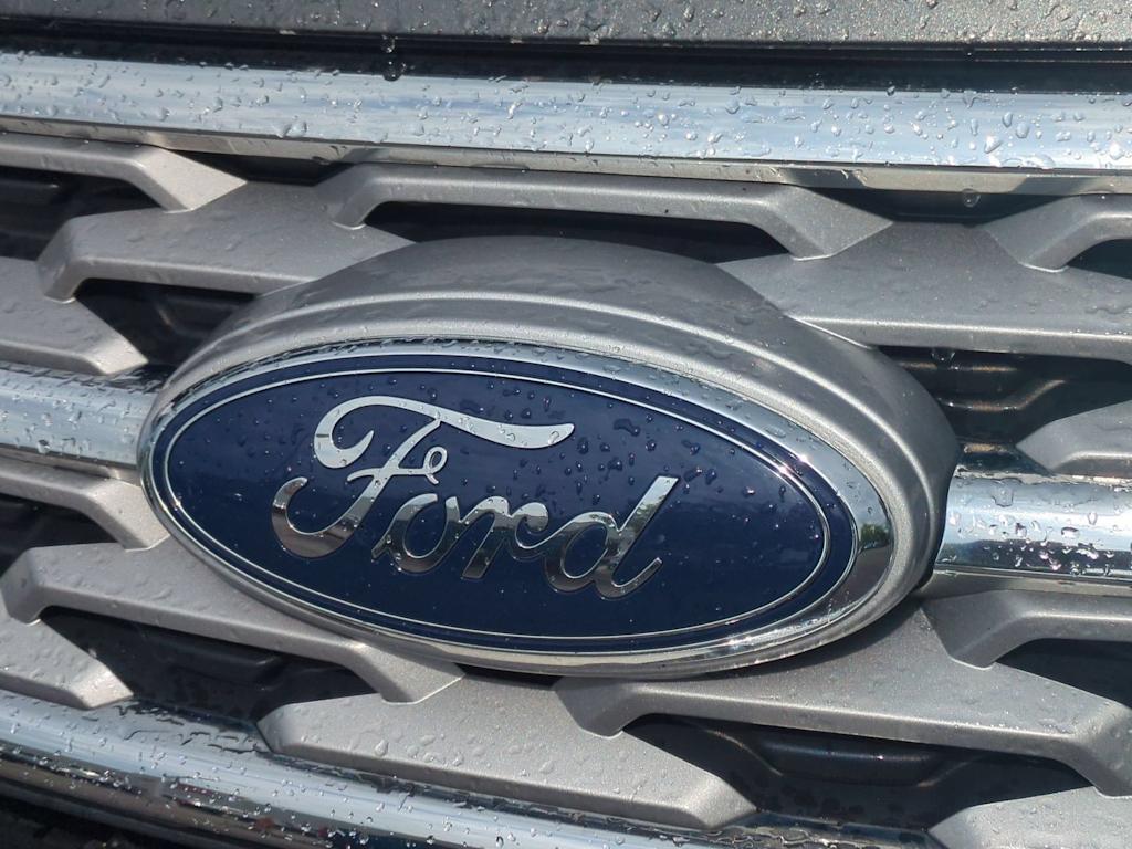 Thumbnail: 2018 Ford Explorer - 7