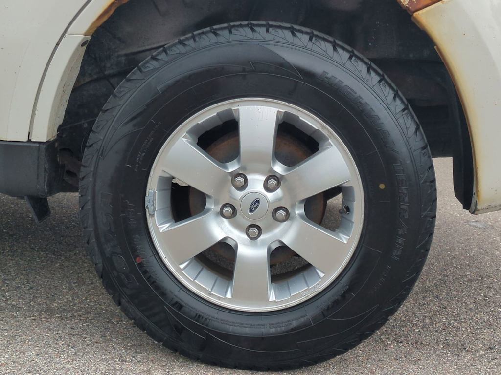 Thumbnail: 2012 Ford Escape - 8
