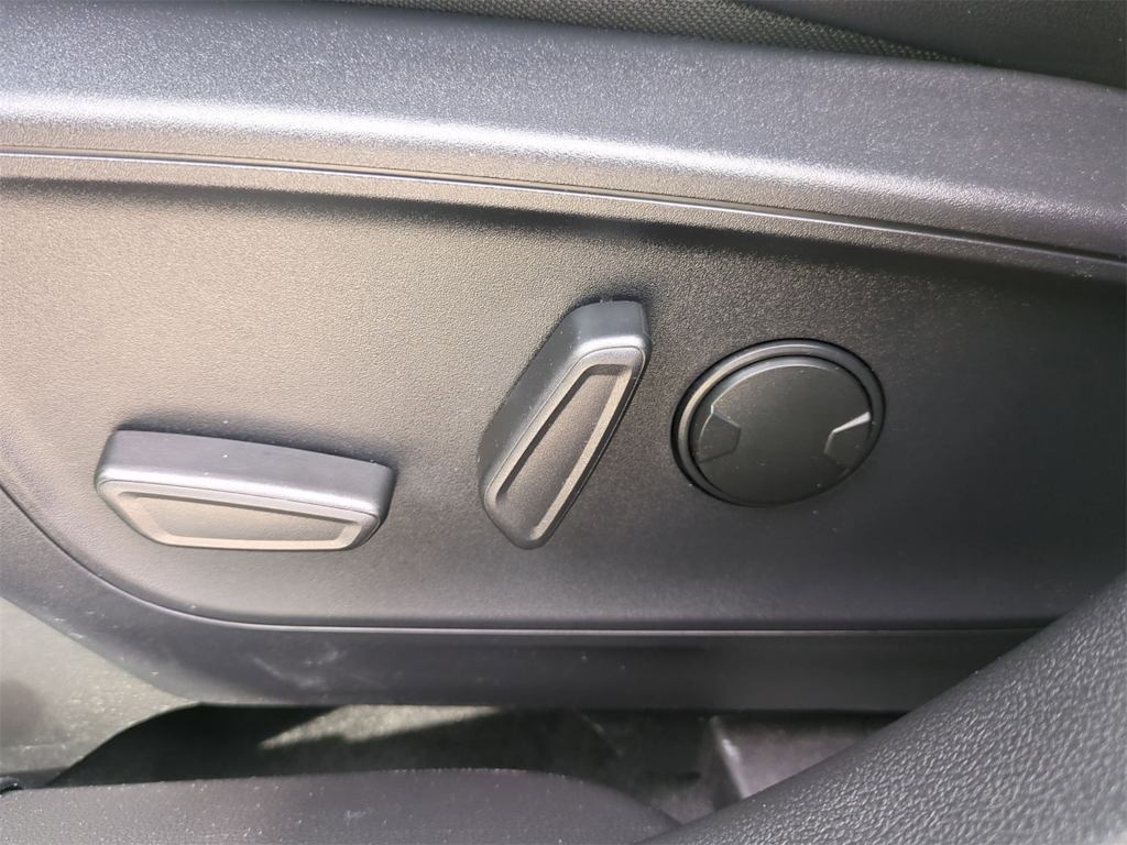 Thumbnail: 2025 Ford Escape - 26