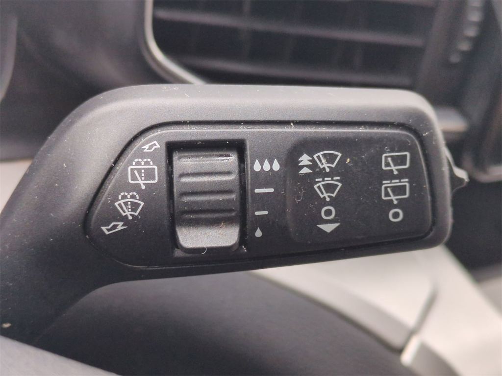 Thumbnail: 2021 Ford Explorer - 31