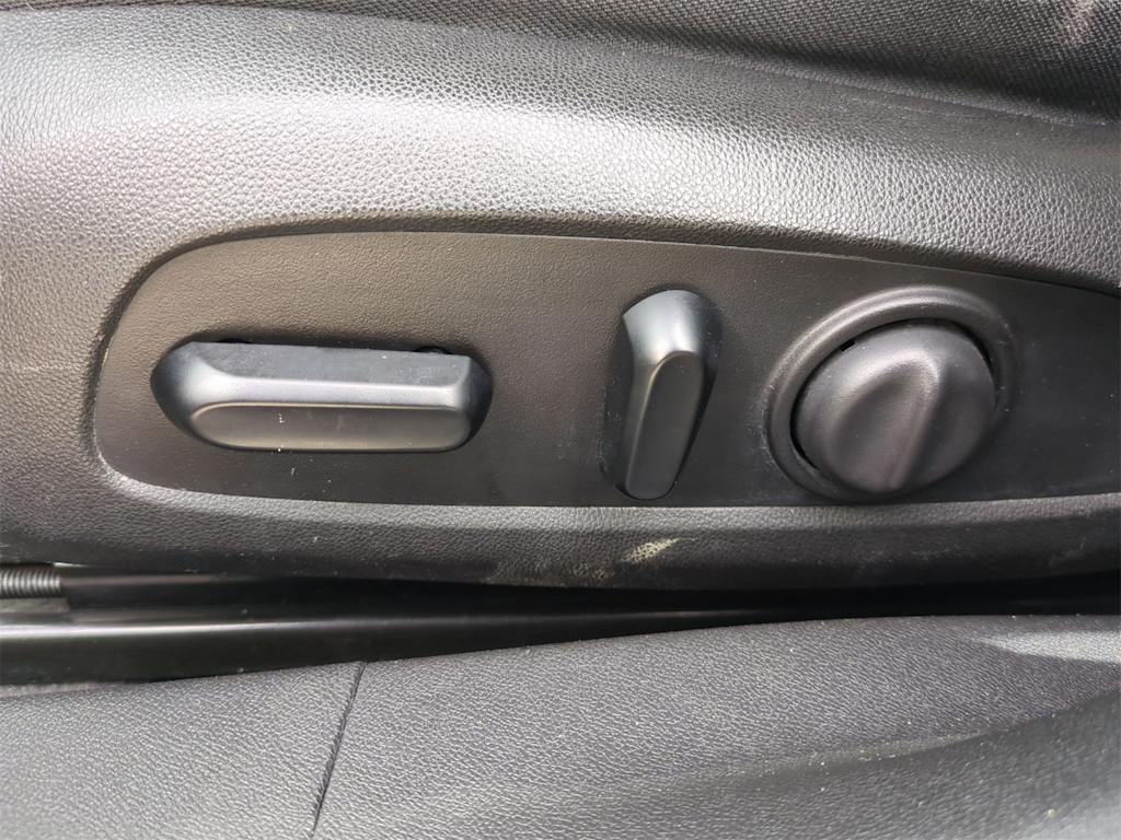 Thumbnail: 2020 Chevrolet Malibu - 25