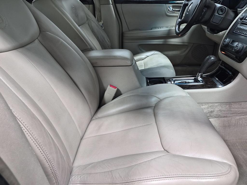 Thumbnail: 2010 Cadillac DTS - 12