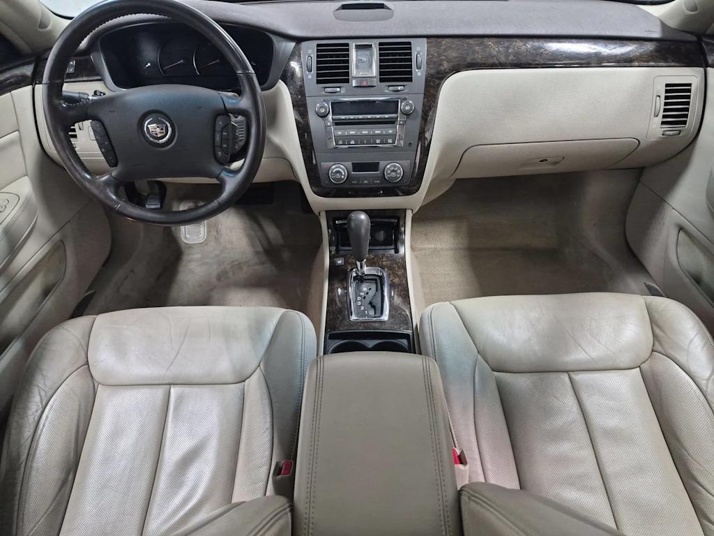 Thumbnail: 2010 Cadillac DTS - 10