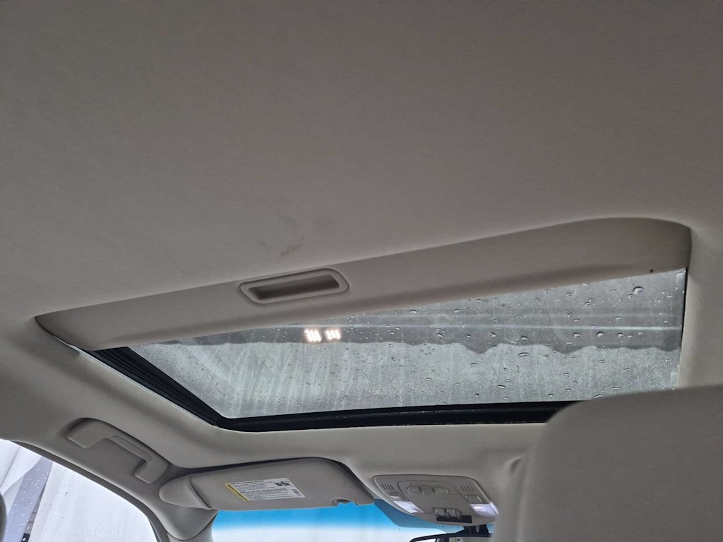 Thumbnail: 2010 Cadillac DTS - 28