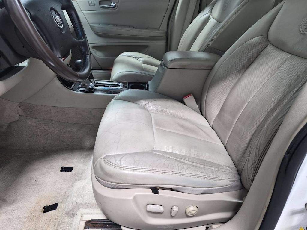 Thumbnail: 2010 Cadillac DTS - 11