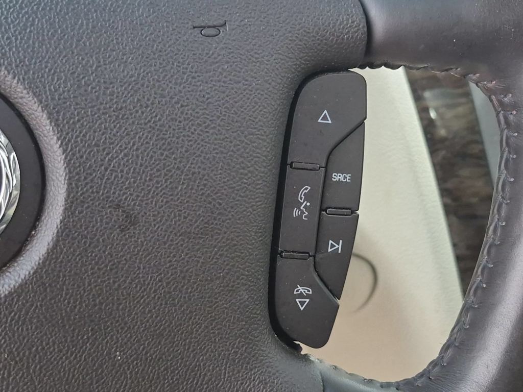 Thumbnail: 2010 Cadillac DTS - 30
