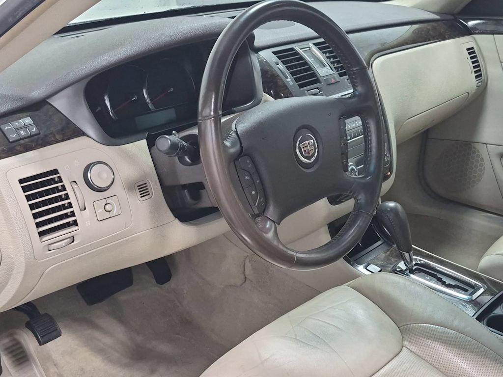 Thumbnail: 2010 Cadillac DTS - 2
