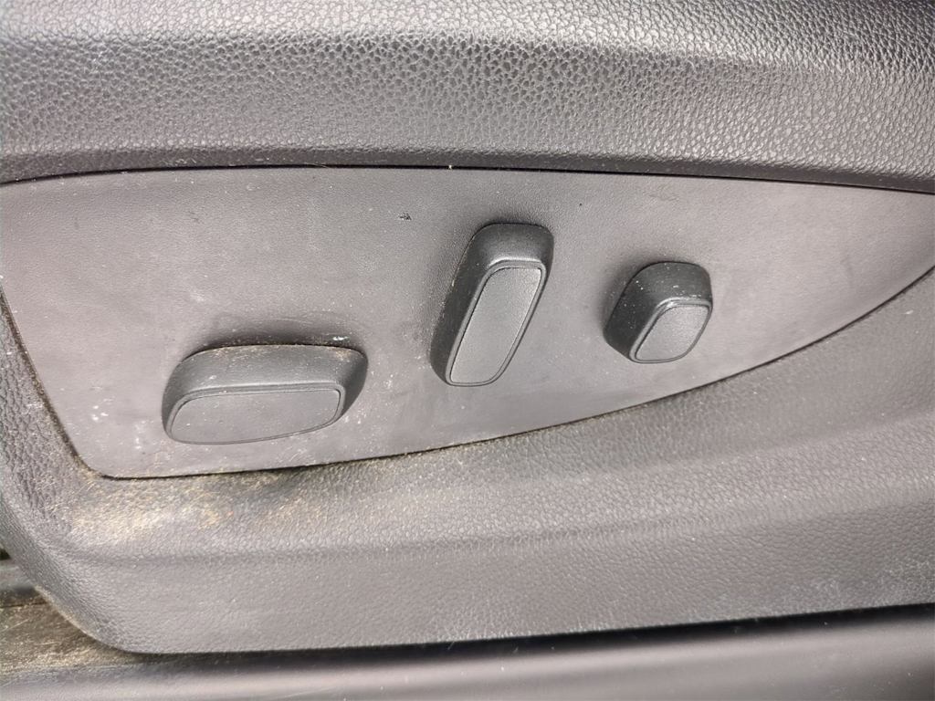 Thumbnail: 2016 Chevrolet Silverado 1500 - 25