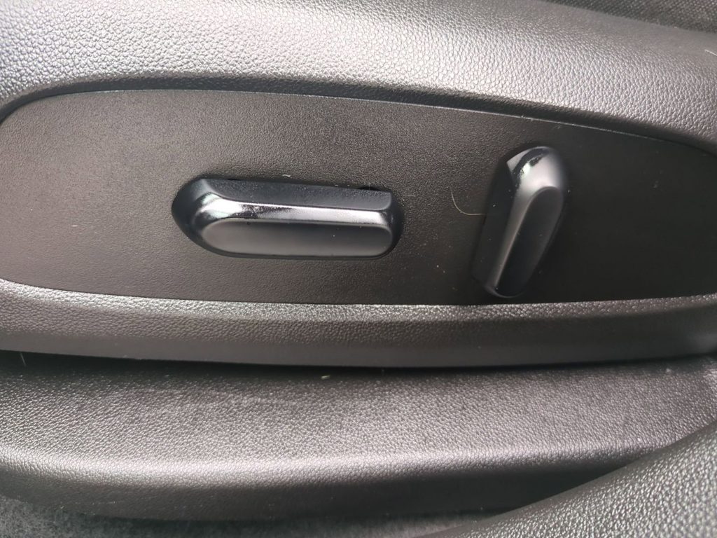 Thumbnail: 2019 GMC Acadia - 26