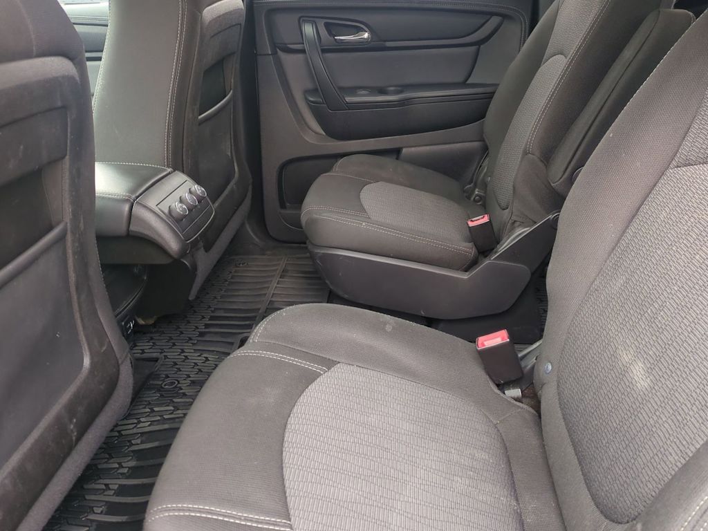 Thumbnail: 2017 Chevrolet Traverse - 12