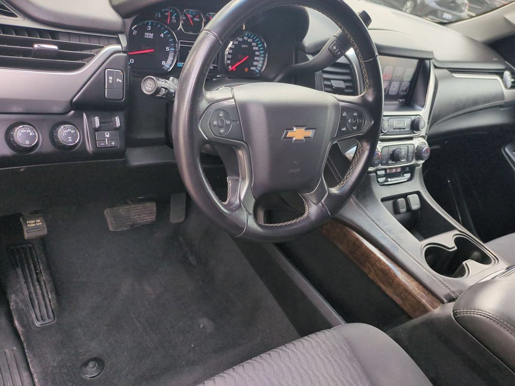 Thumbnail: 2019 Chevrolet Tahoe - 2
