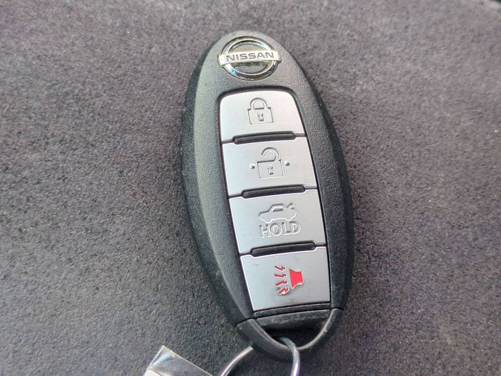 Thumbnail: 2013 Nissan Altima - 17