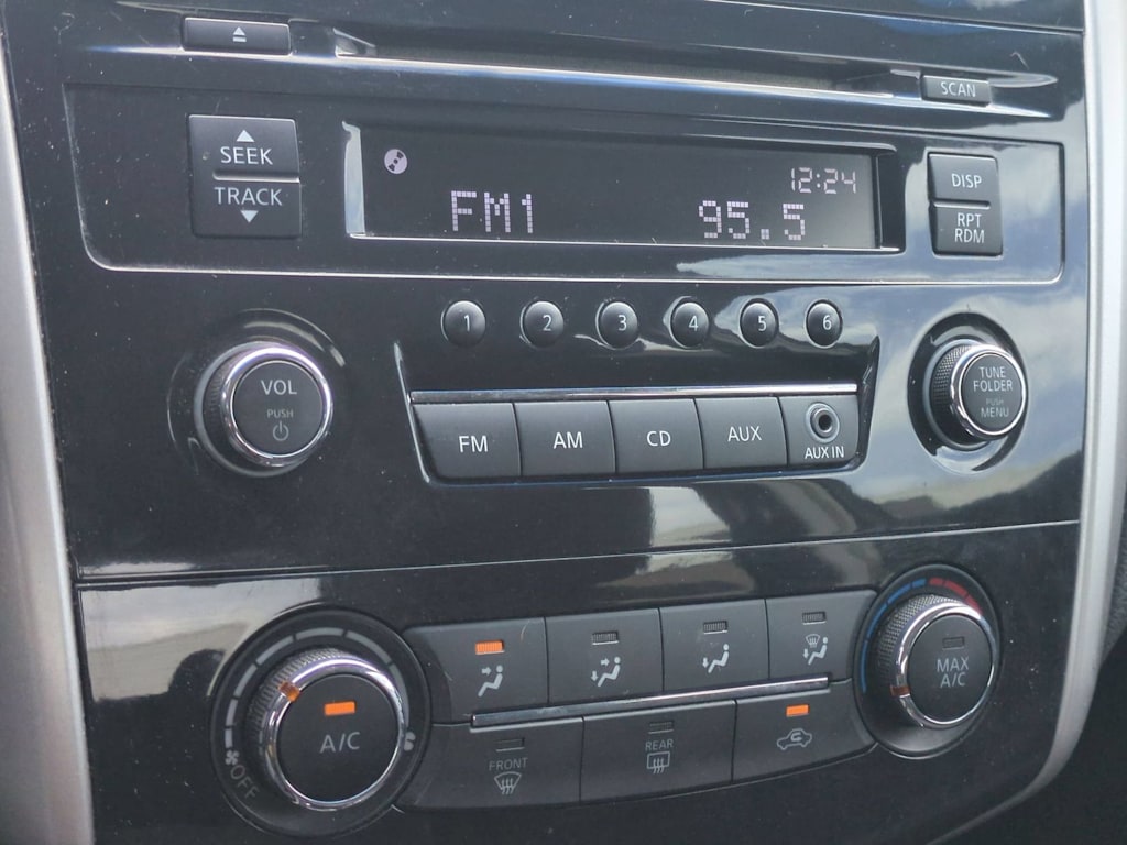 Thumbnail: 2013 Nissan Altima - 31