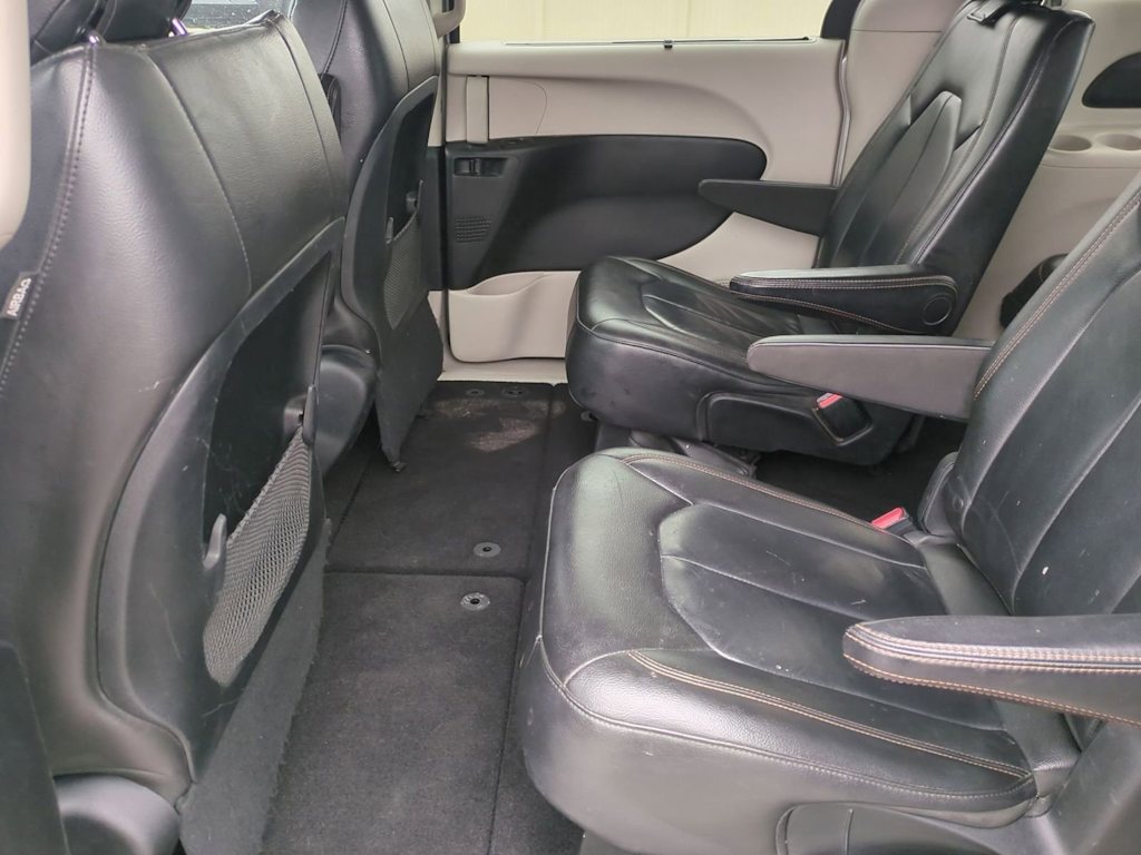 2017 Chrysler Pacifica Touring L 25