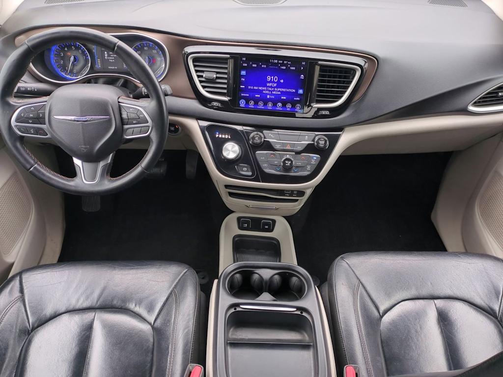 2017 Chrysler Pacifica Touring L 8