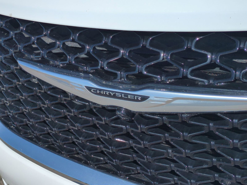 Thumbnail: 2025 Chrysler Pacifica - 7