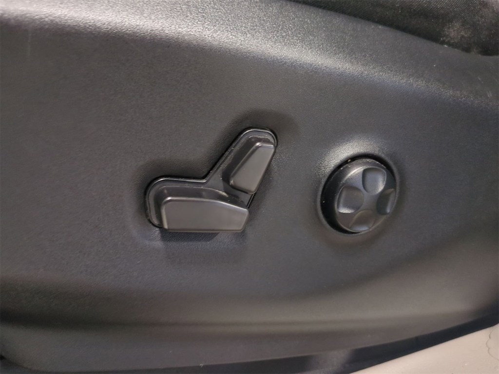 Thumbnail: 2024 Chrysler Pacifica - 25