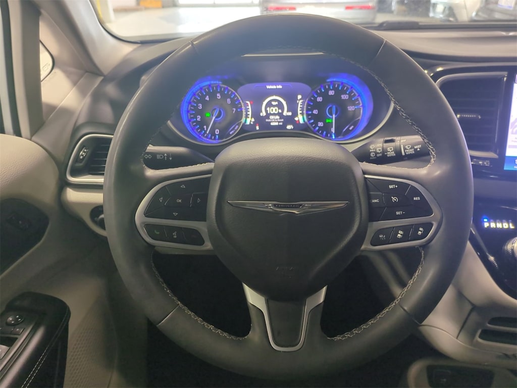 Thumbnail: 2024 Chrysler Pacifica - 13