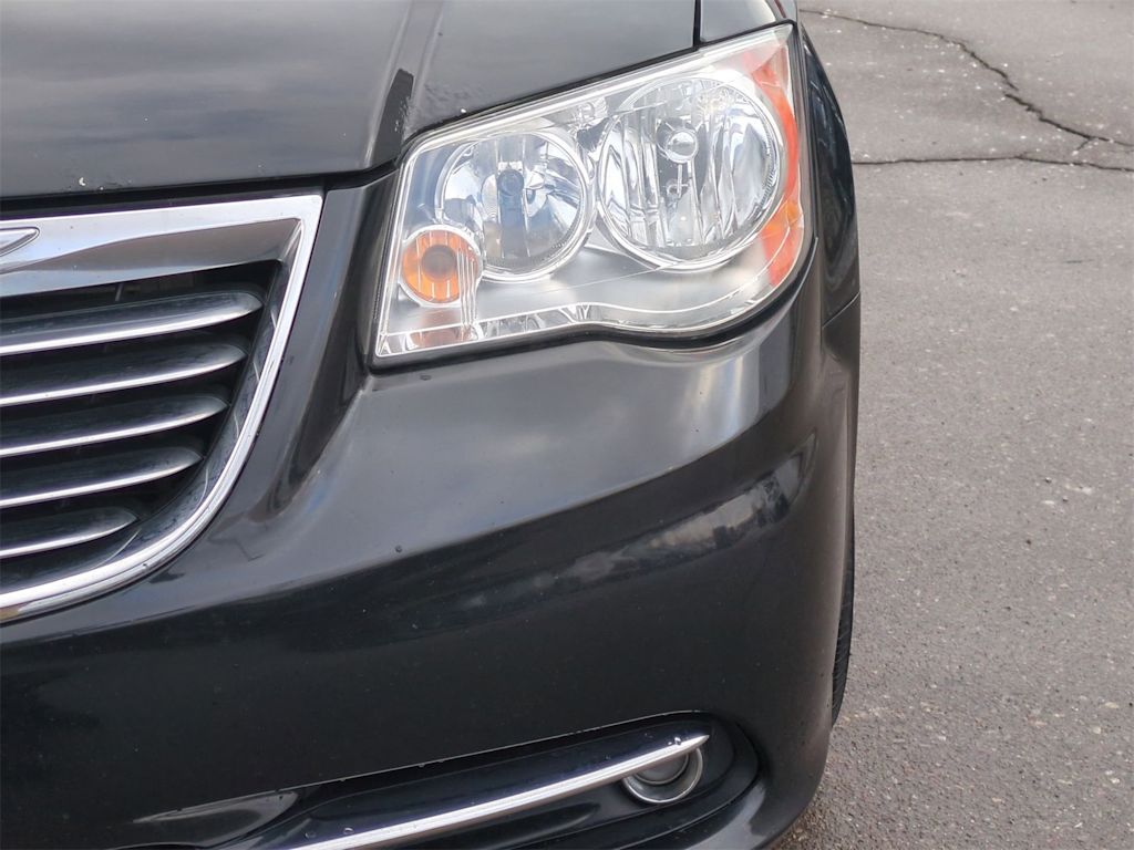 2015 Chrysler Town & Country Touring 22