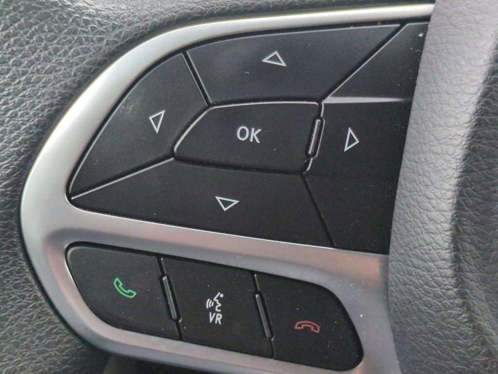 Thumbnail: 2017 Chrysler Pacifica - 29