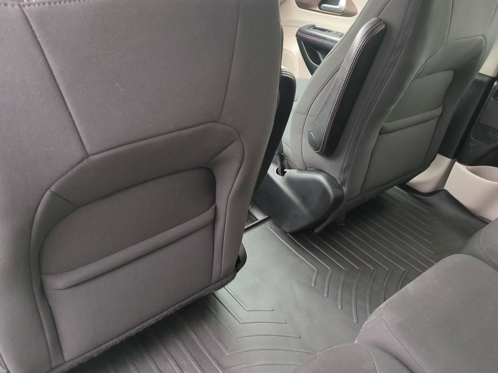 Thumbnail: 2017 Chrysler Pacifica - 27