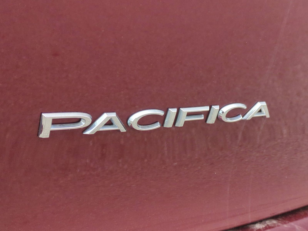 Thumbnail: 2017 Chrysler Pacifica - 25