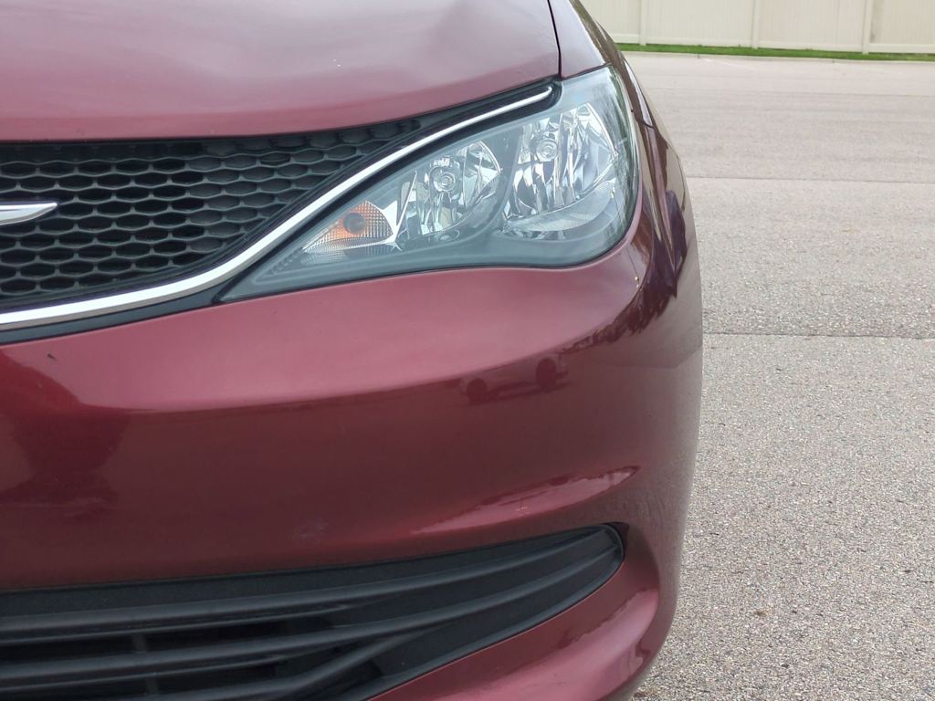 Thumbnail: 2017 Chrysler Pacifica - 24