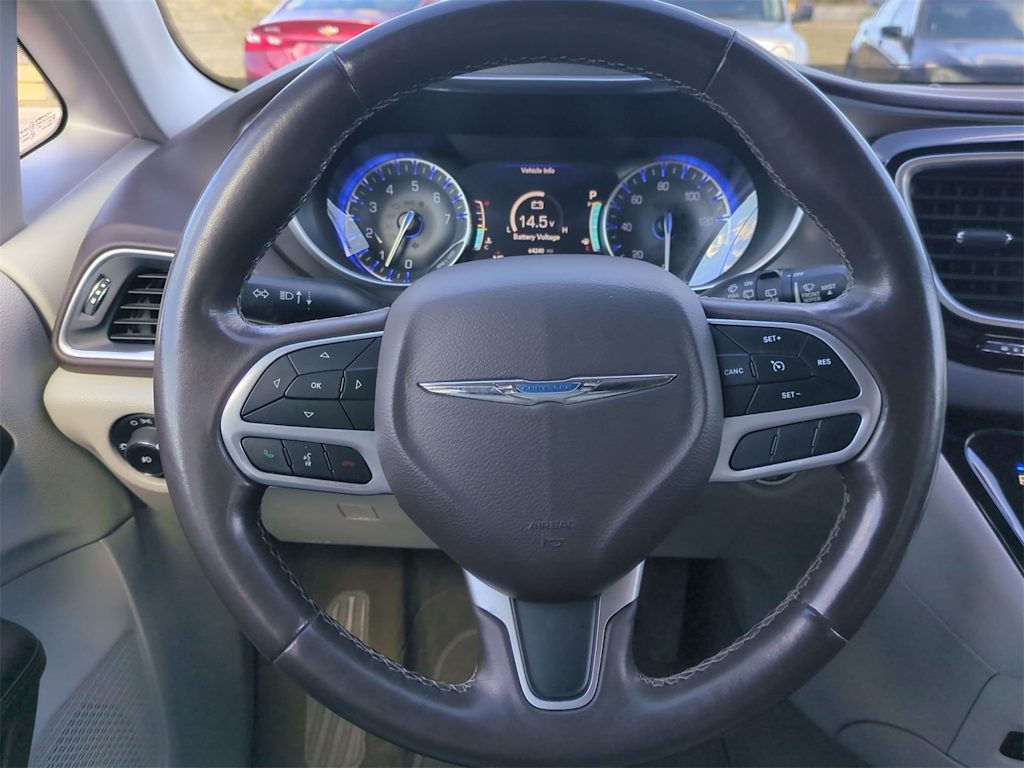 Thumbnail: 2018 Chrysler Pacifica - 13