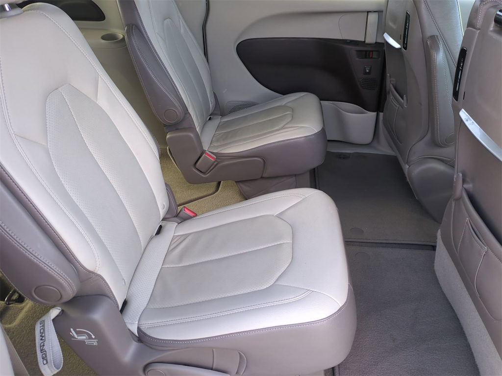 Thumbnail: 2018 Chrysler Pacifica - 11