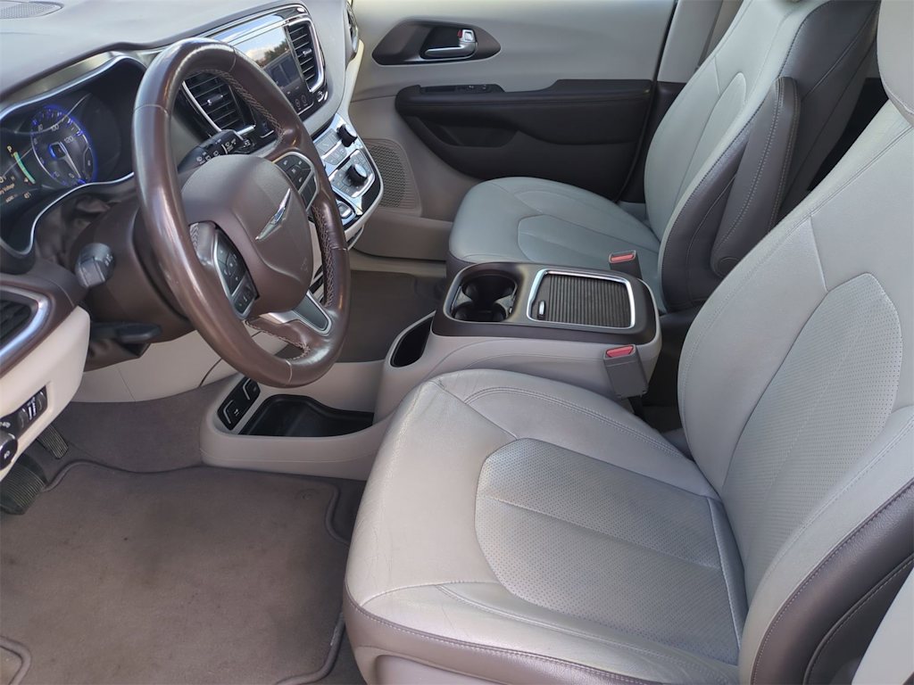 Thumbnail: 2018 Chrysler Pacifica - 10