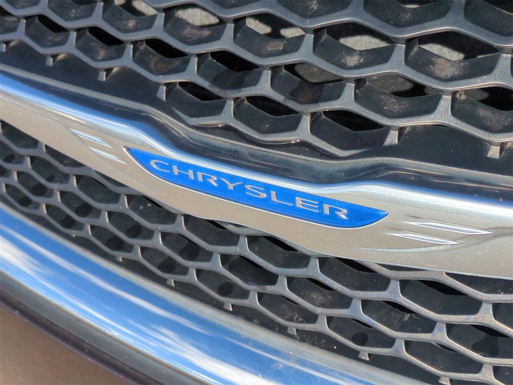 Thumbnail: 2018 Chrysler Pacifica - 7