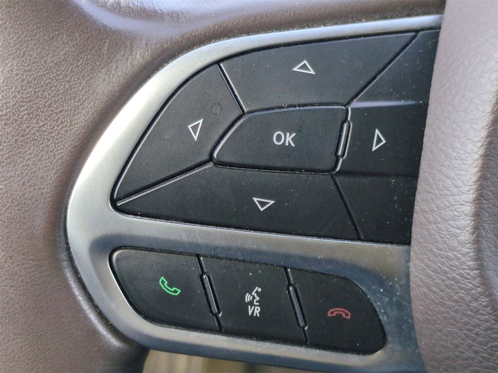 Thumbnail: 2018 Chrysler Pacifica - 28