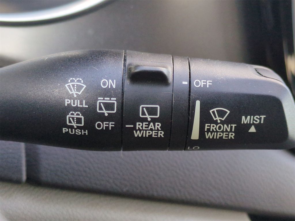 Thumbnail: 2018 Chrysler Pacifica - 16