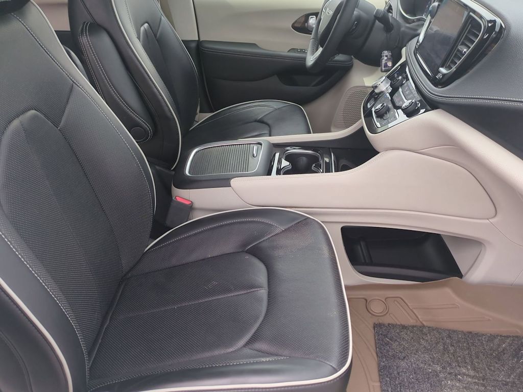 Thumbnail: 2024 Chrysler Pacifica - 26
