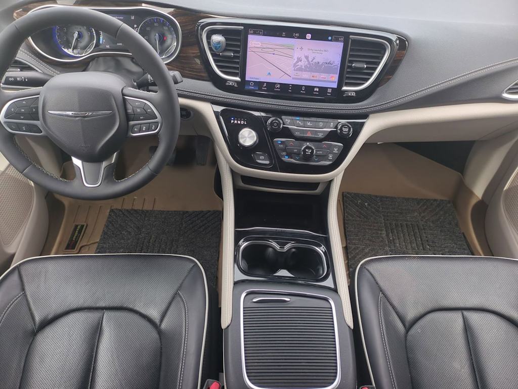 Thumbnail: 2024 Chrysler Pacifica - 9