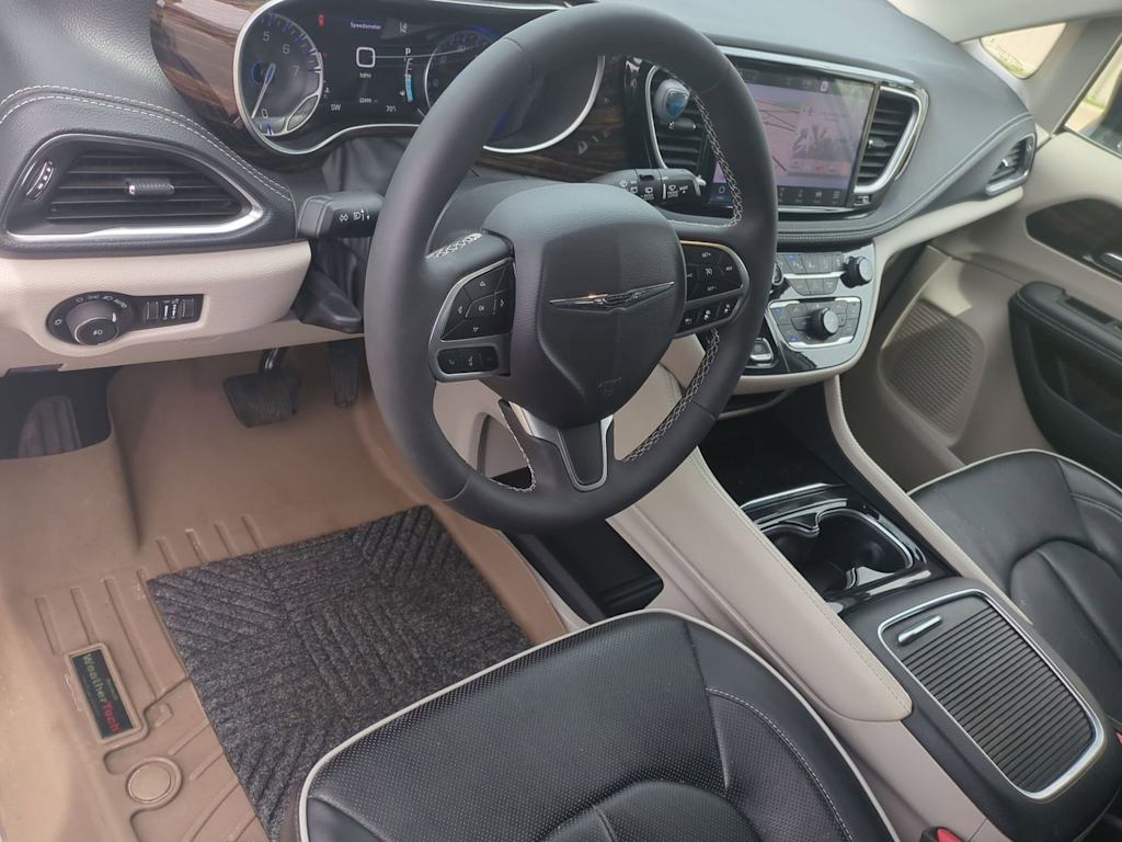 Thumbnail: 2024 Chrysler Pacifica - 2