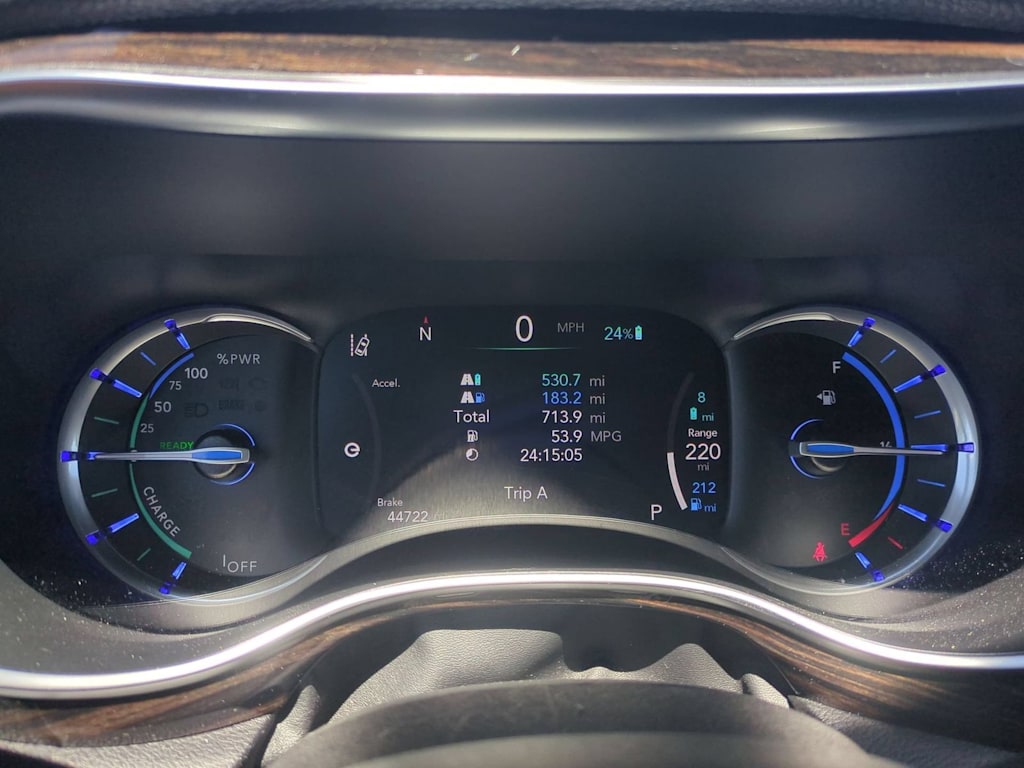 Thumbnail: 2023 Chrysler Pacifica - 15