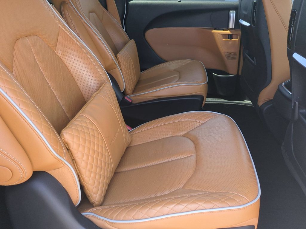 Thumbnail: 2023 Chrysler Pacifica - 27