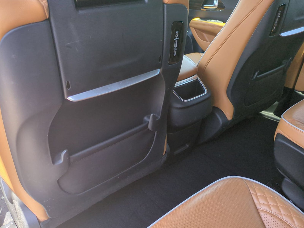 Thumbnail: 2023 Chrysler Pacifica - 25