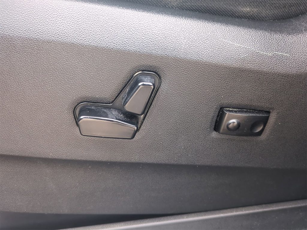 Thumbnail: 2019 Dodge Grand Caravan - 23